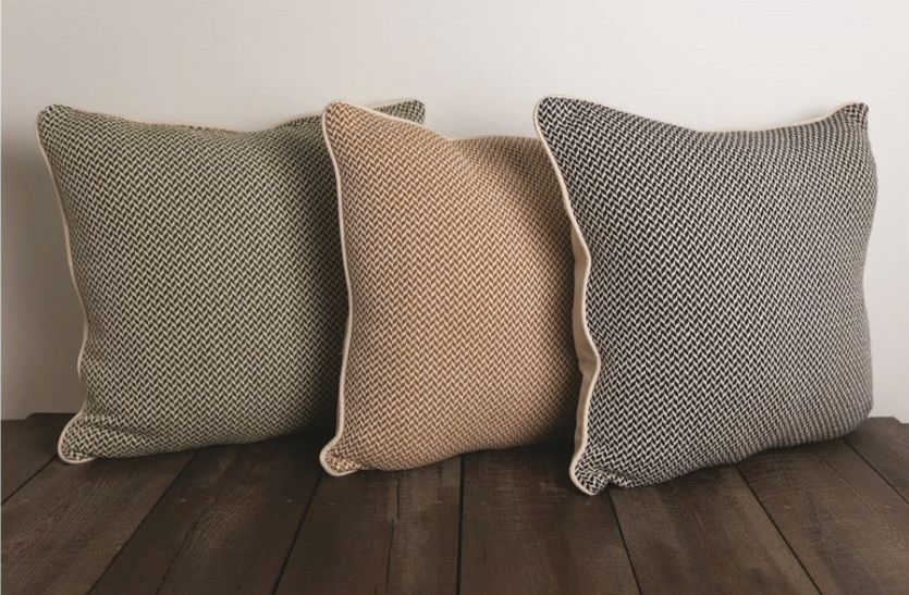 Dashing Texture Green Pillow